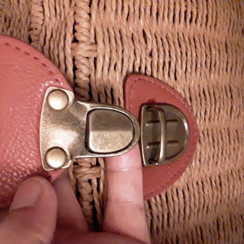 NWOT straw bag - Picture 3 of 8